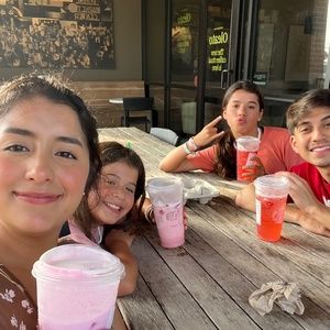 Meet your Posher, Andrea